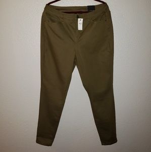 NWT sz18 Lane Bryant high rise olive green jegging
